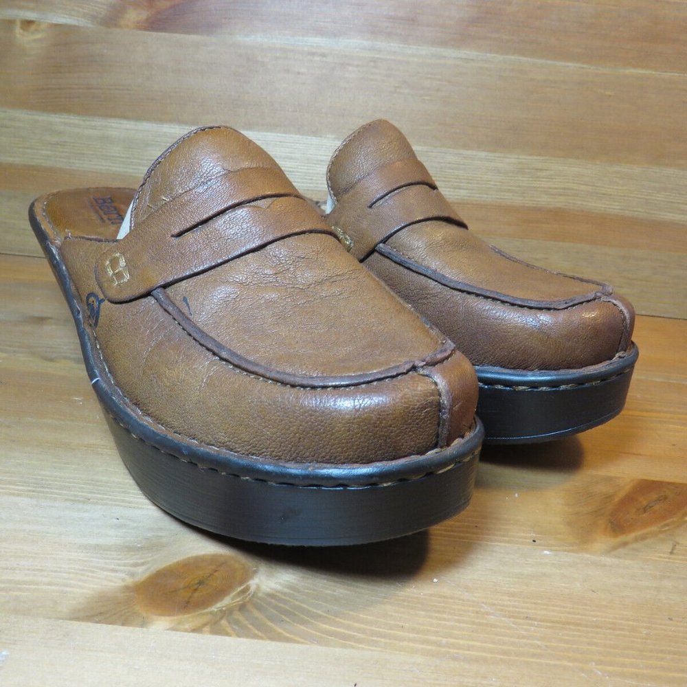 Born Penny Loafer style mule/clogs women s sz7